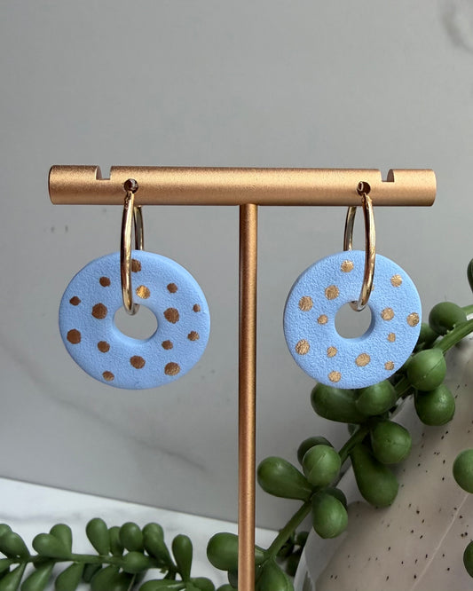 Modern Minimalist Open Circle Hoop Earrings (blue)