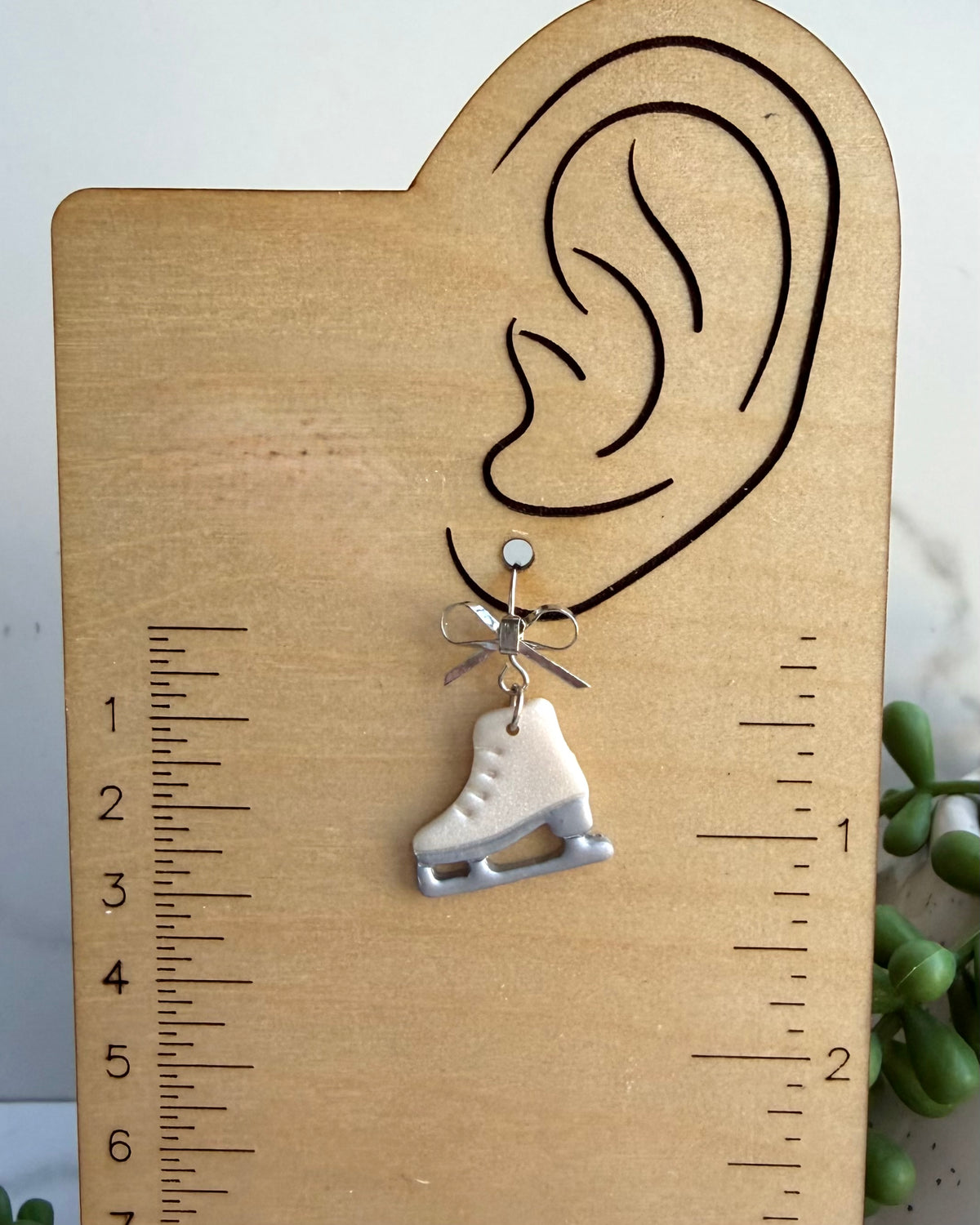 Ice Skate Bow Earrings (silver)