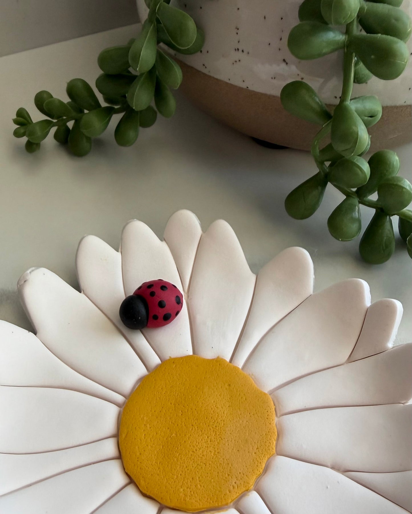 Daisy Trinket Dish (white)