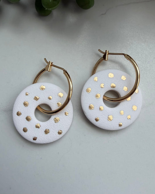 Modern Minimalist Open Circle Hoop Earrings (white)