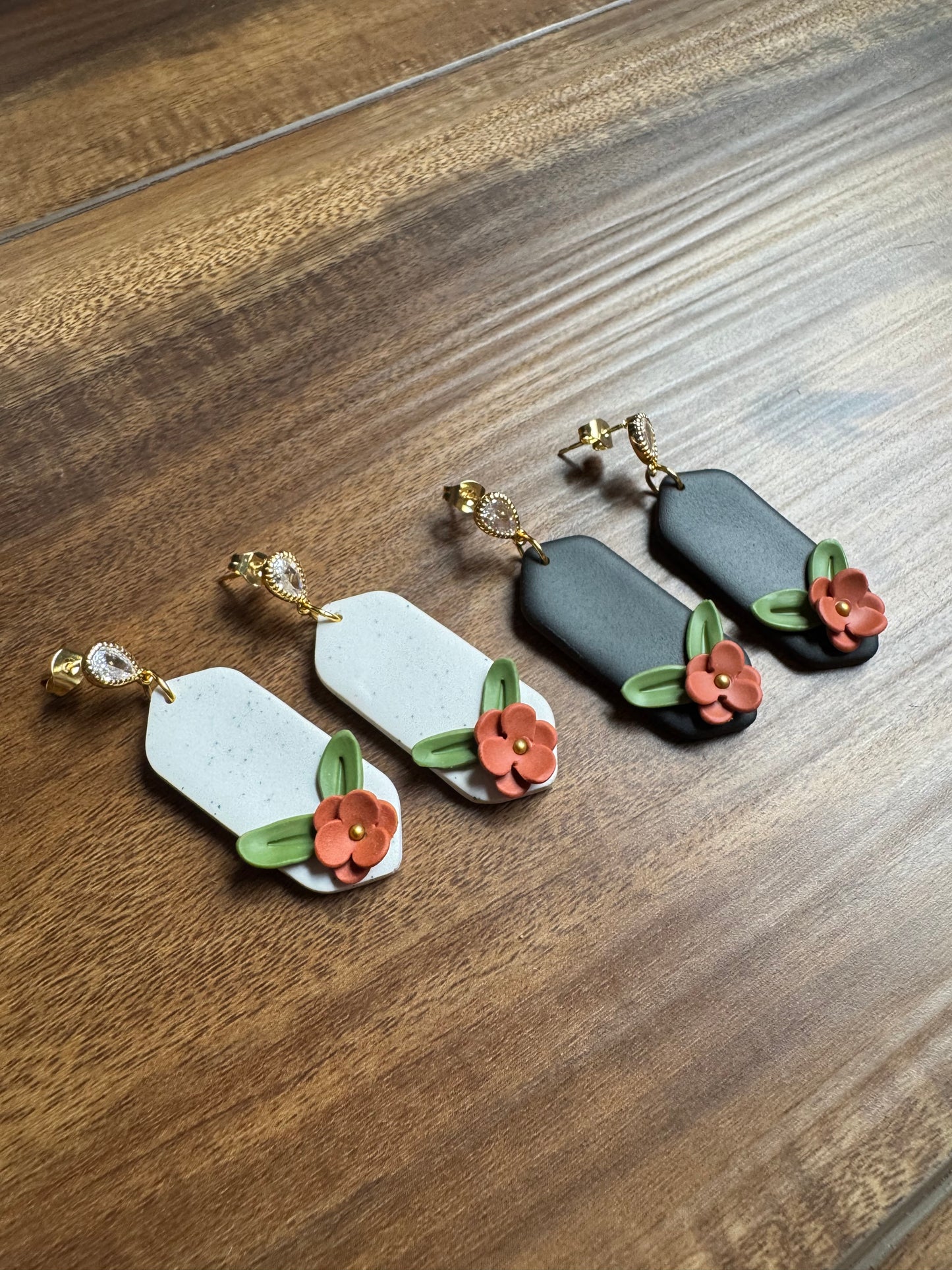 Fall Floral Dangle Post (Black)