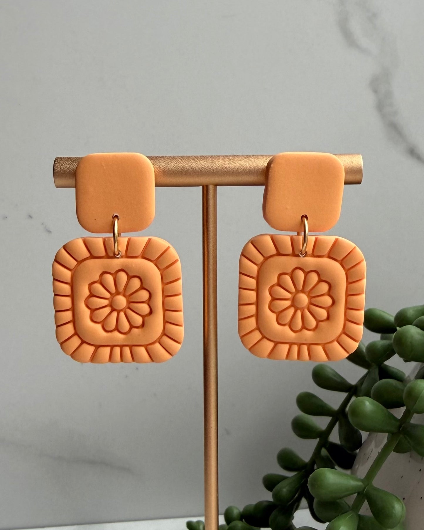 Monochrome Daisy Earrings (orange)