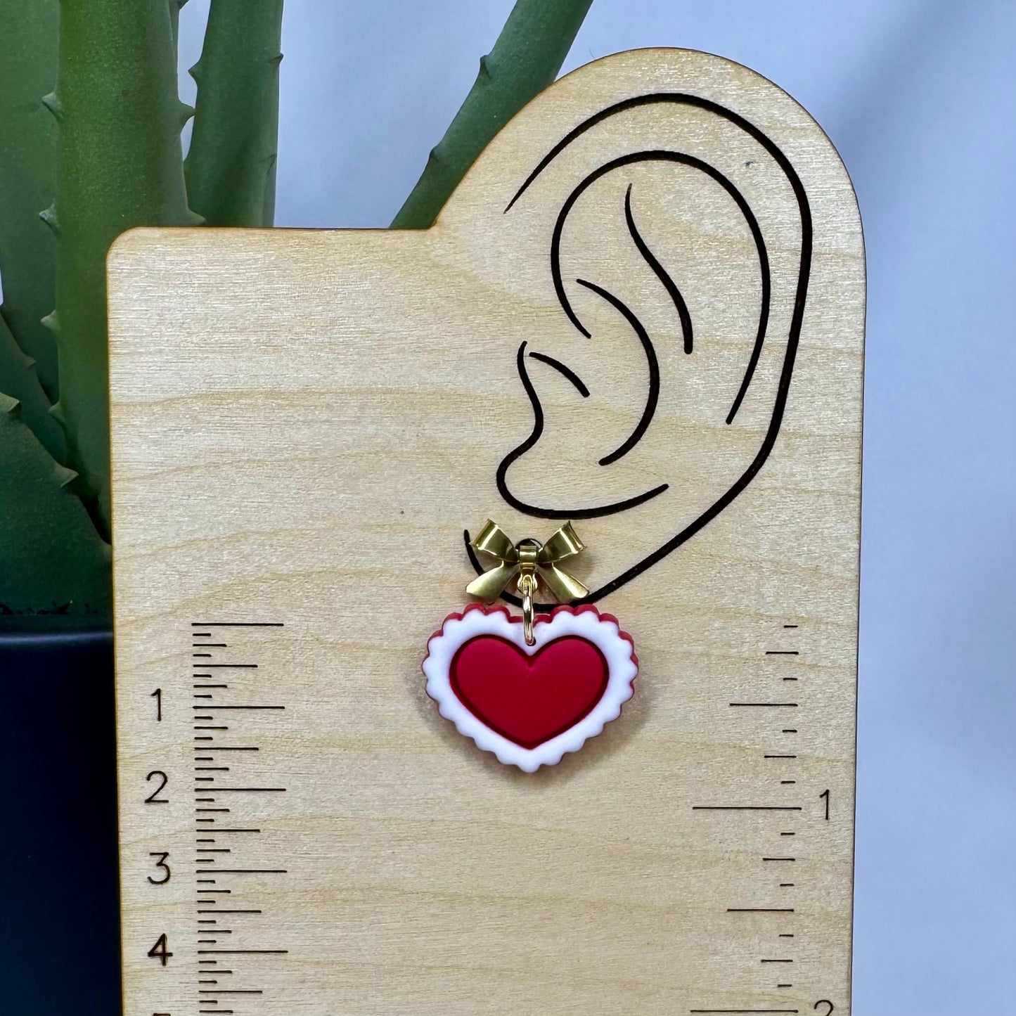 Sweetheart Ruffle Earrings (red)