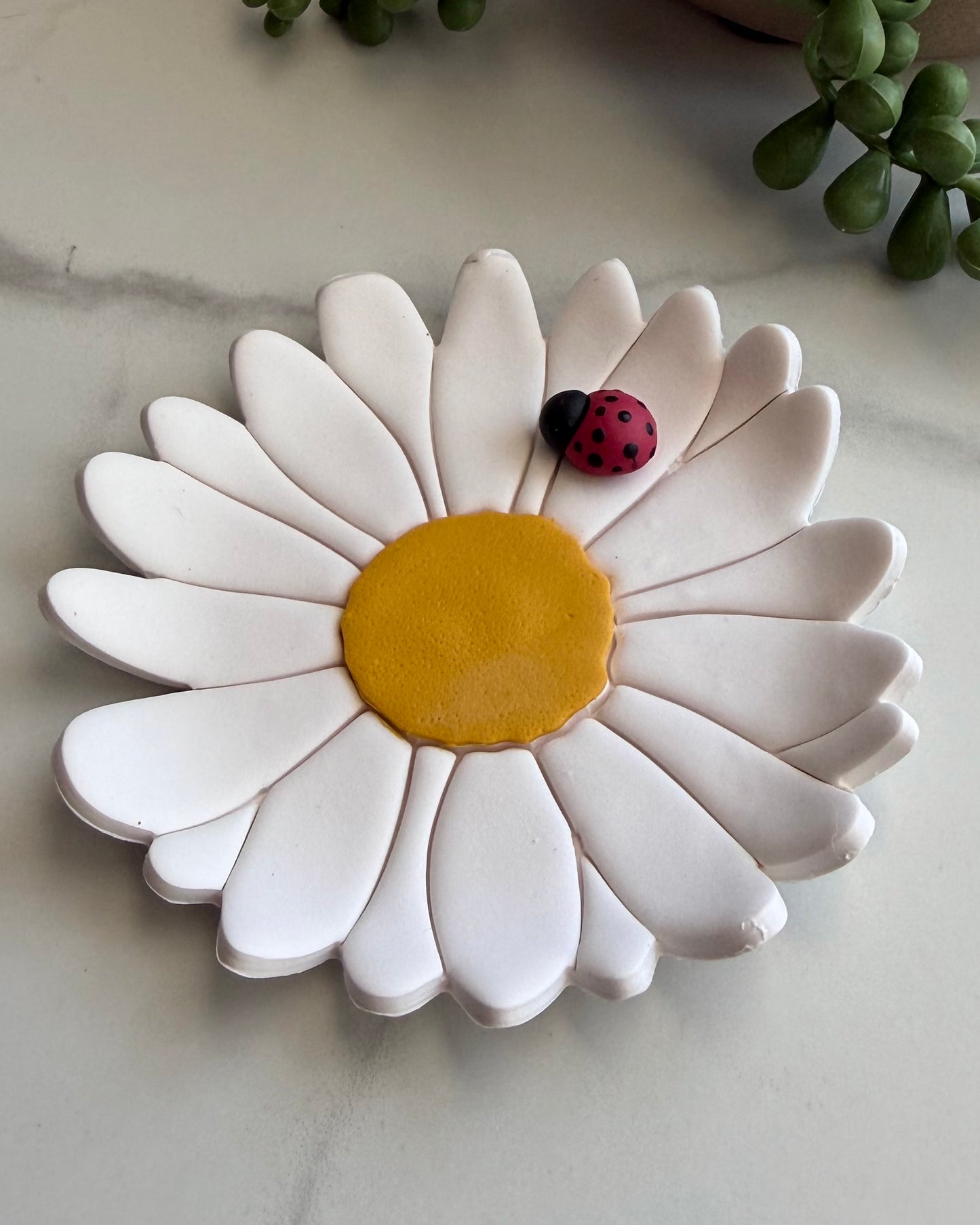 Daisy Trinket Dish (white)
