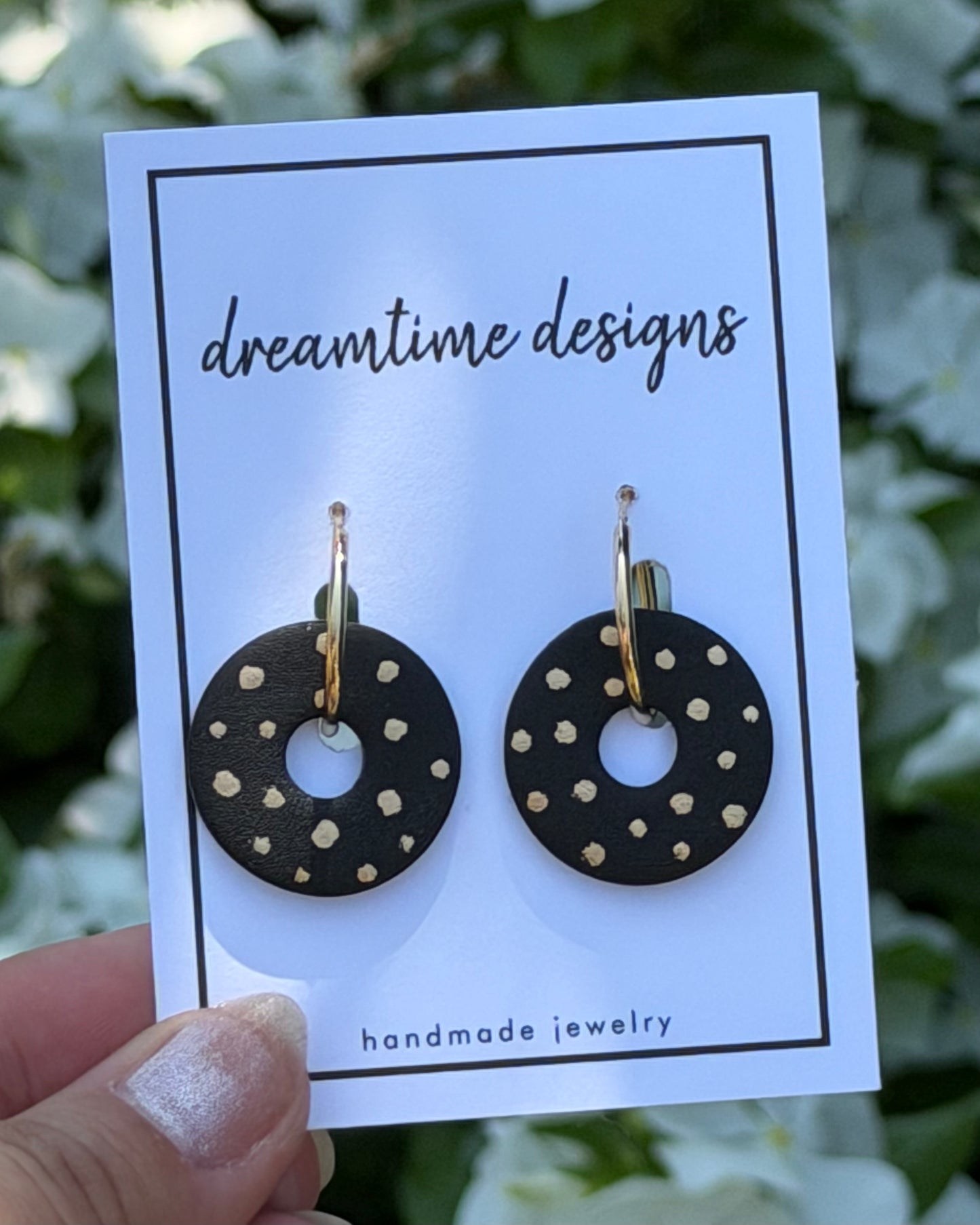 Modern Minimalist Open Circle Hoop Earrings (black)