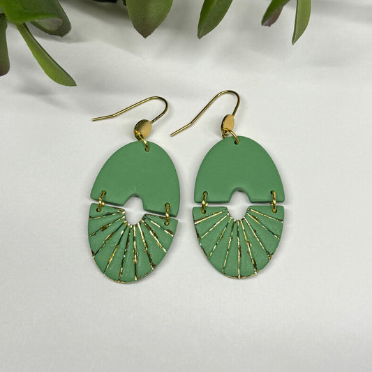 Radiant Fan Drop Earrings (green)