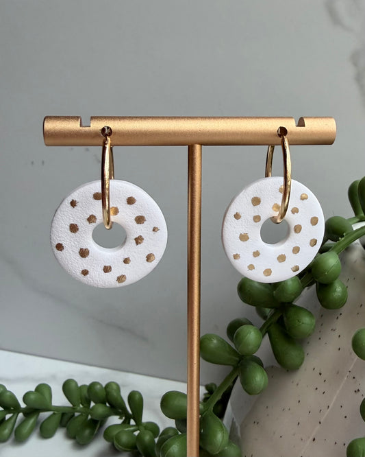 Modern Minimalist Open Circle Hoop Earrings (white)