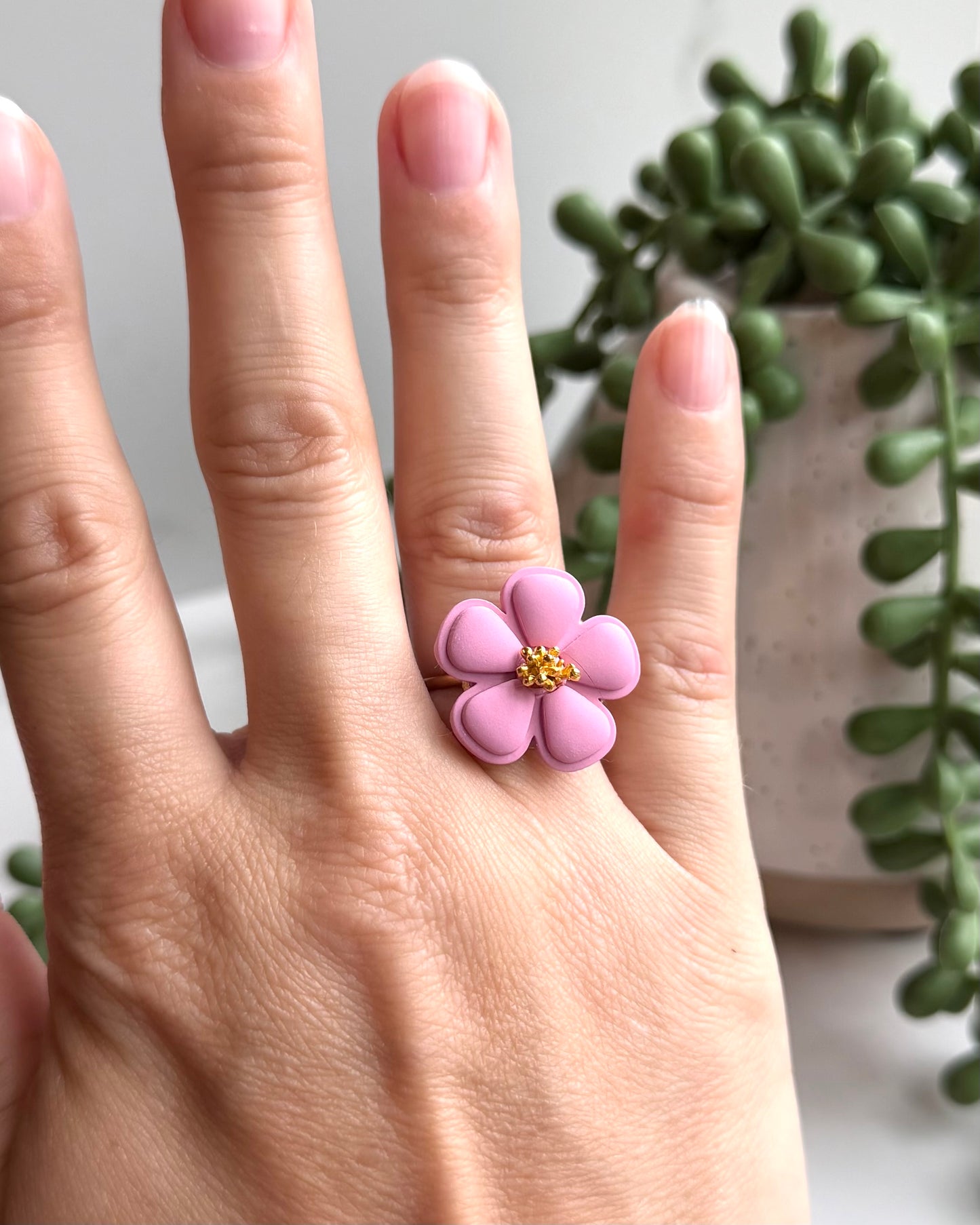 Bloom Petal Ring (pink)