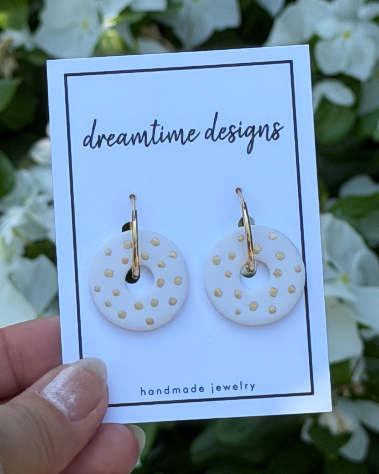 Modern Minimalist Open Circle Hoop Earrings (white)