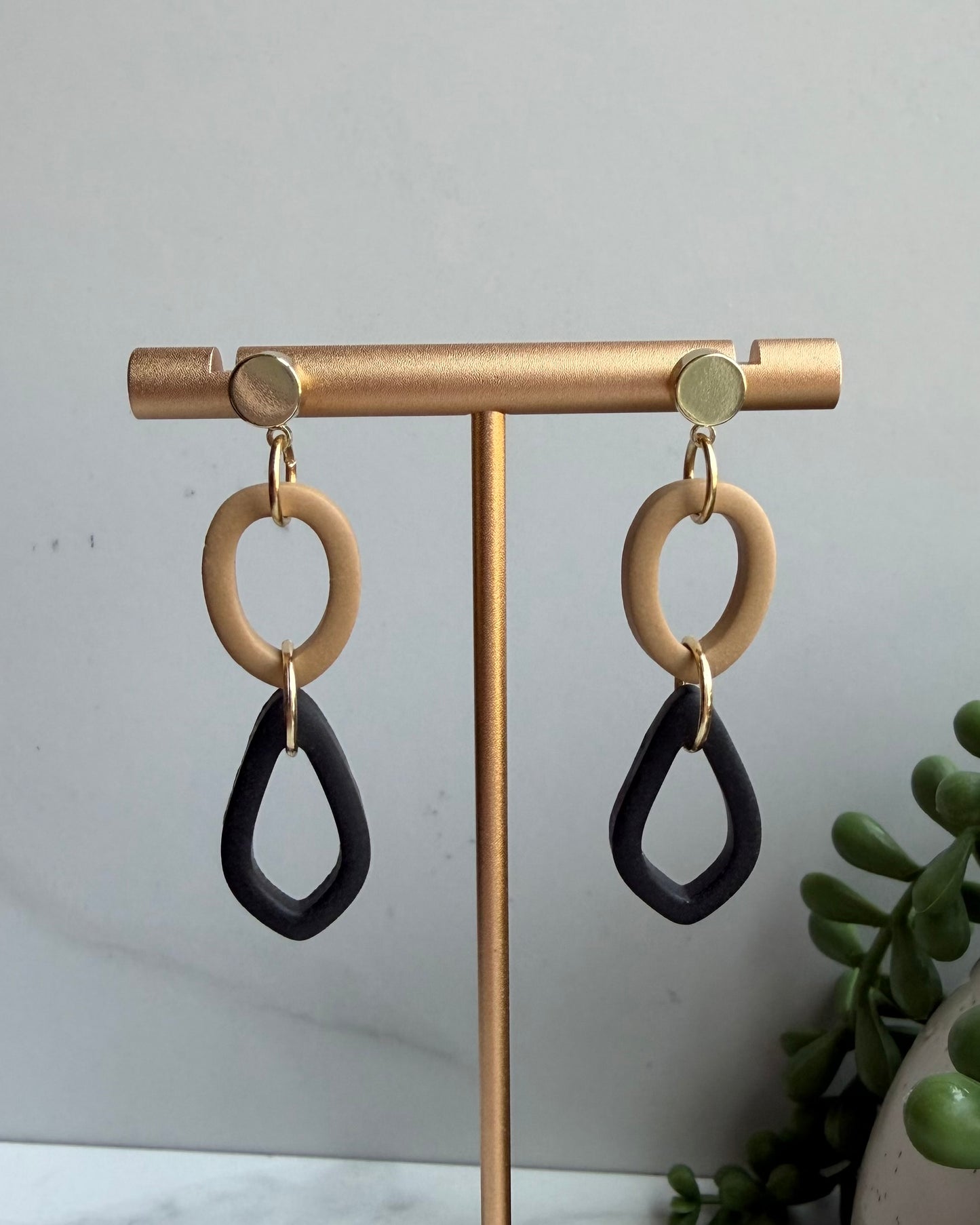 Modern Neutral Geometric Dangle (black & tan)