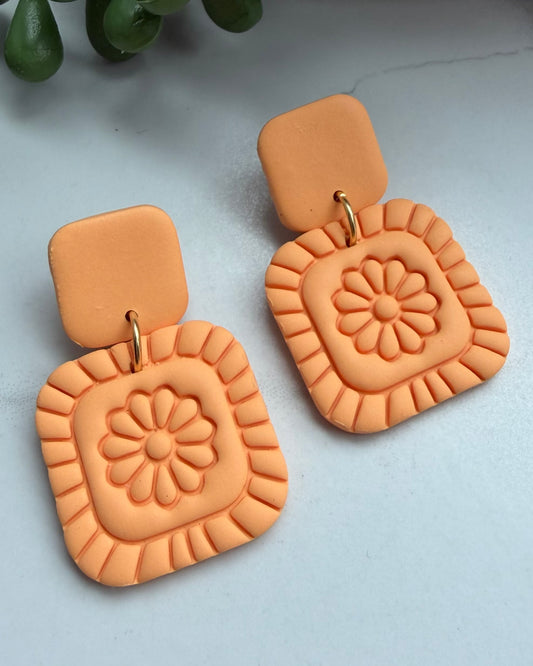Monochrome Daisy Earrings (orange)
