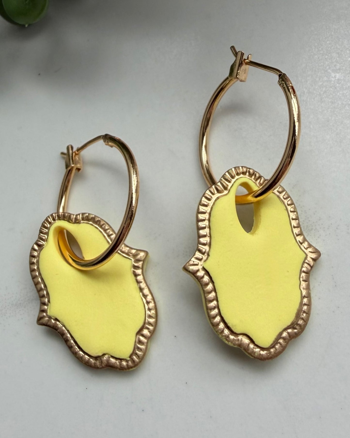Halo Frame Hoop Earrings (yellow)