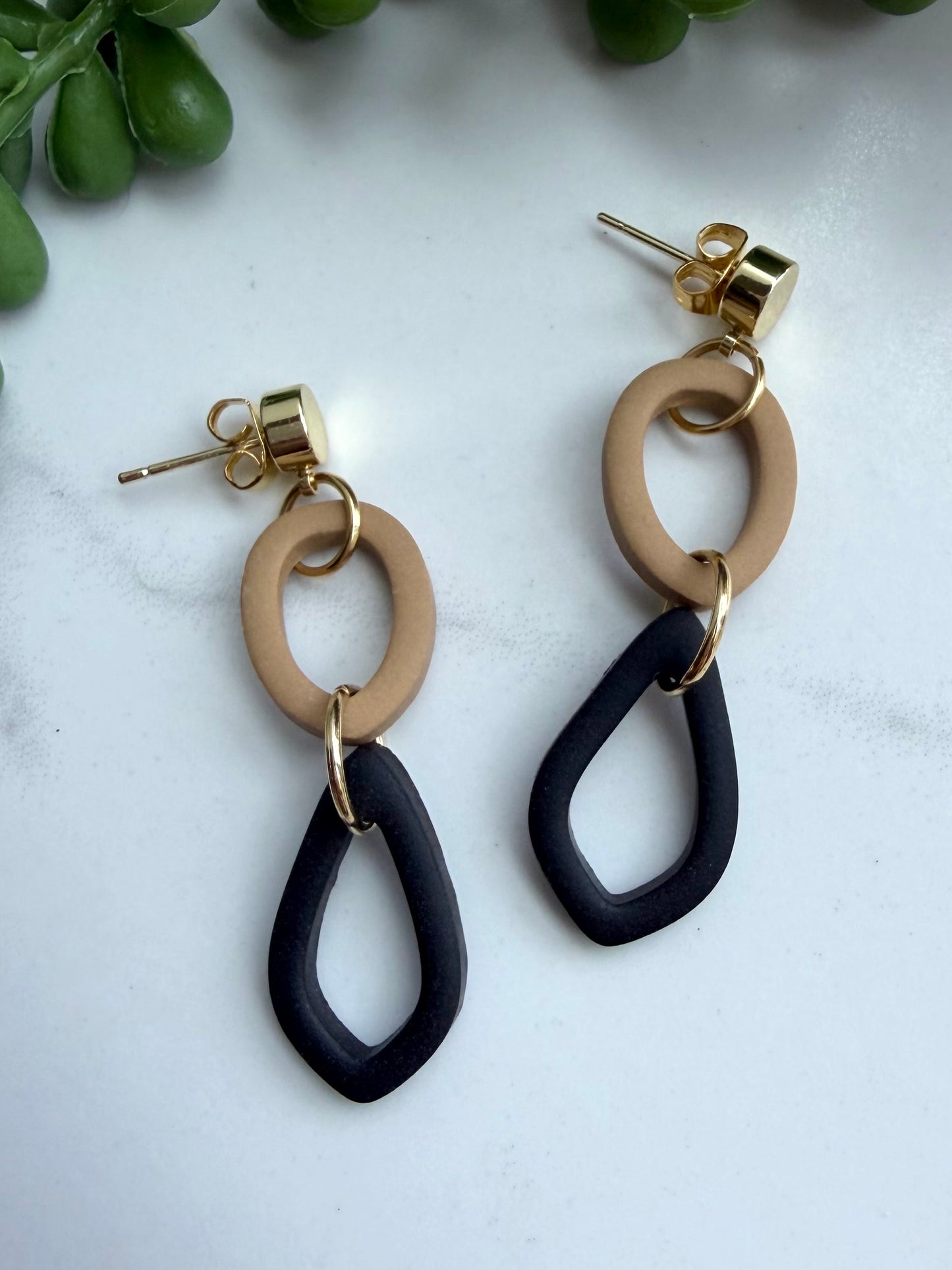 Modern Neutral Geometric Dangle (black & tan)
