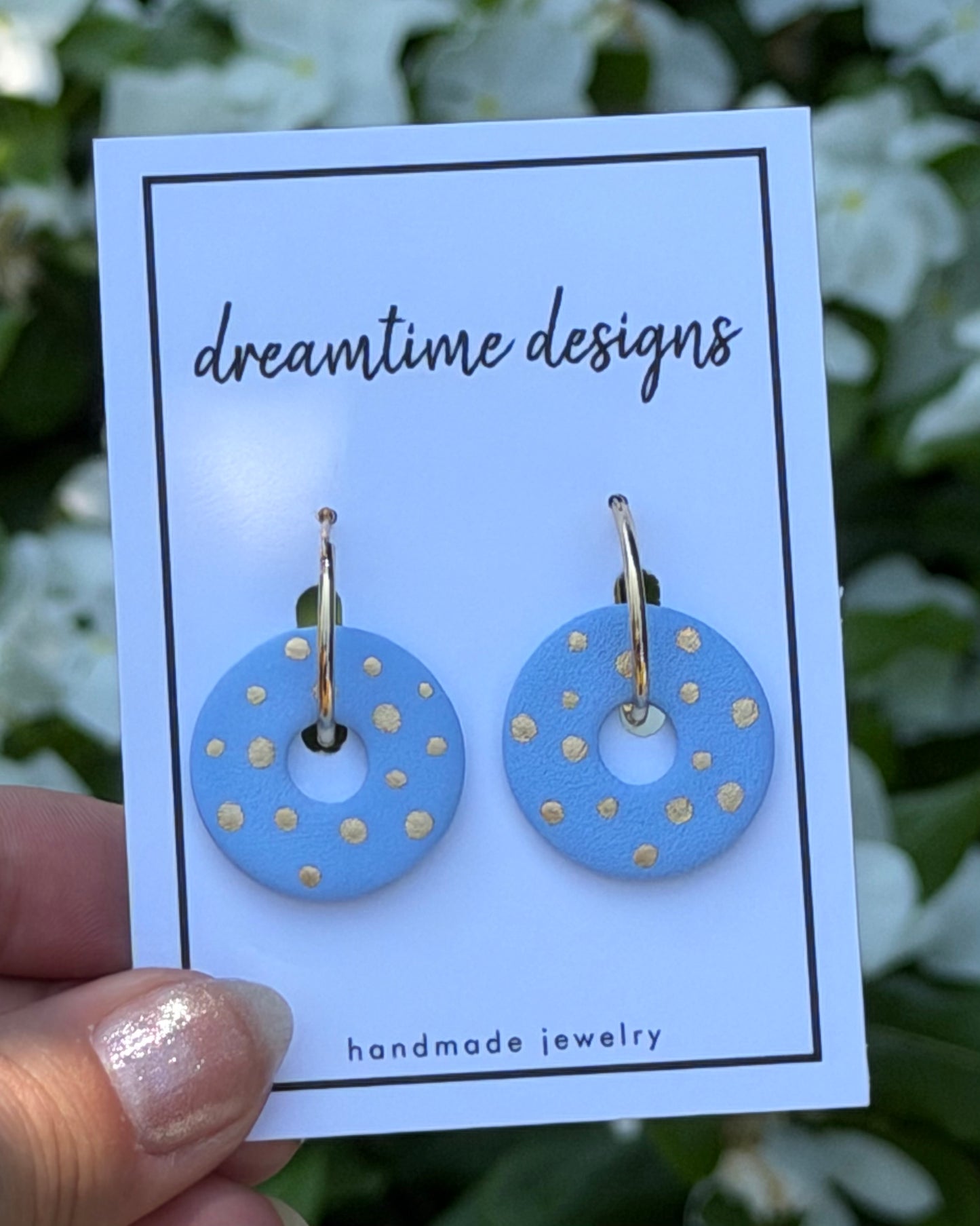Modern Minimalist Open Circle Hoop Earrings (blue)