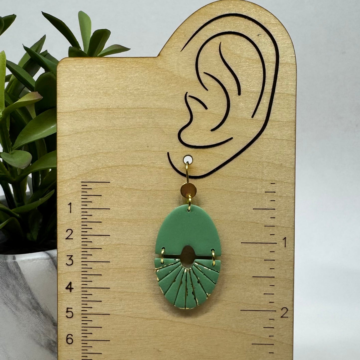 Radiant Fan Drop Earrings (green)