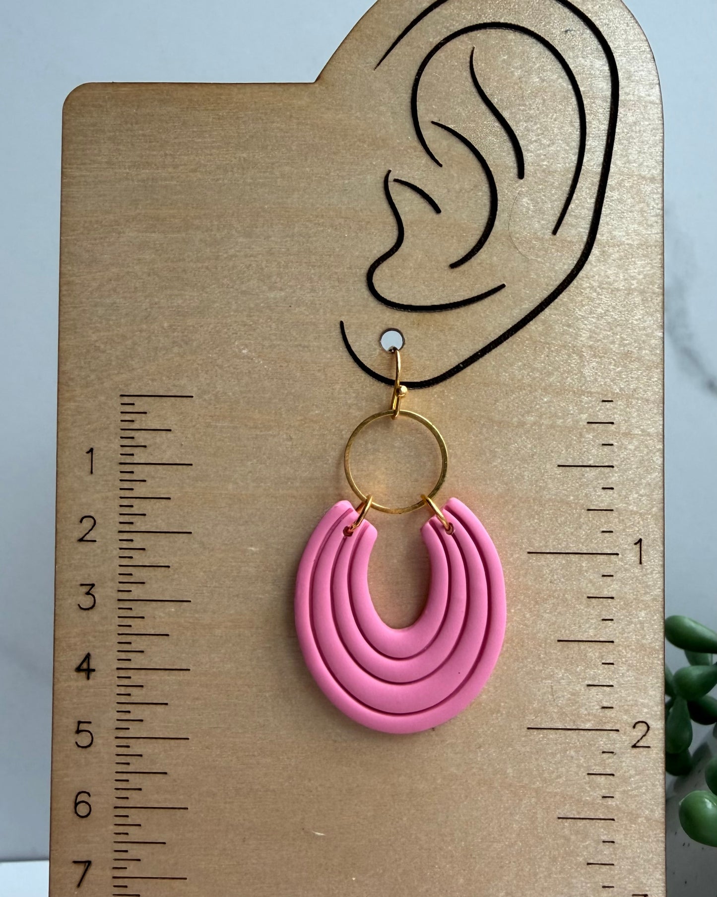 Scallop Dangle Earrings (pink)